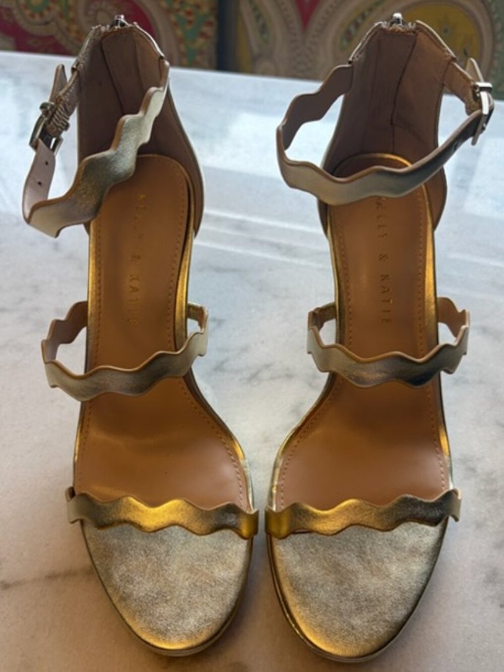 Gold 2 strap heels SZ 8 (Kelly & Katie)